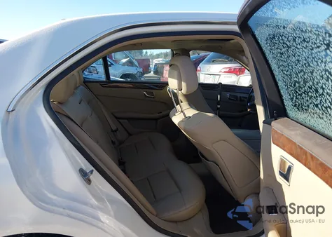 2011 Mercedes-Benz E 350 4Matic z USA, uszkodzony, nr VIN WDDHF8HB9BA264875